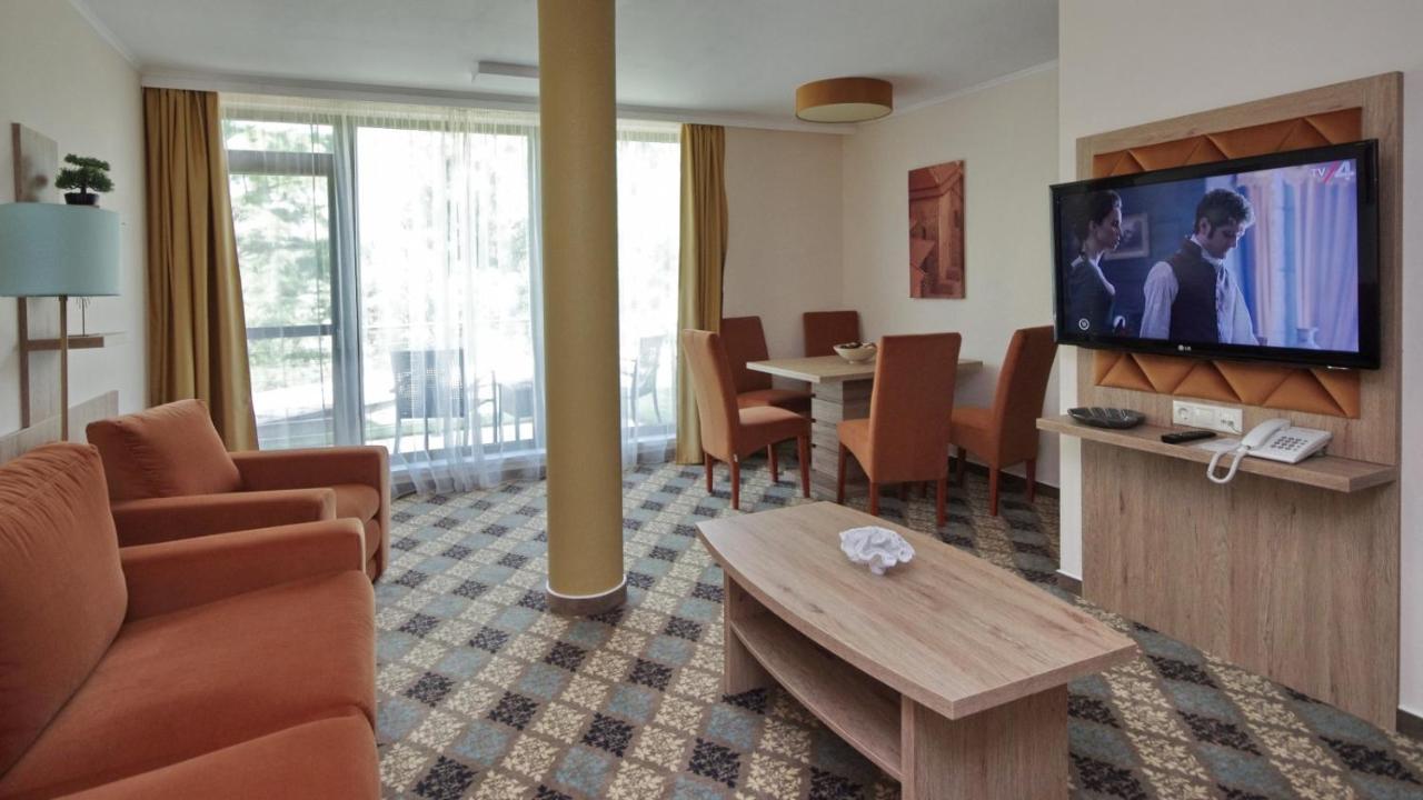 Wellness Hotel ギュラ エクステリア 写真