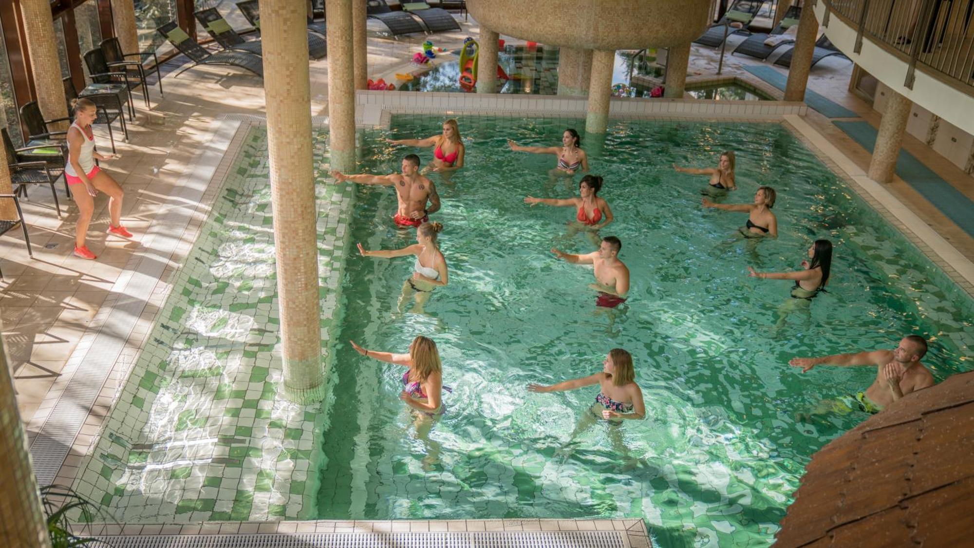 Wellness Hotel ギュラ エクステリア 写真