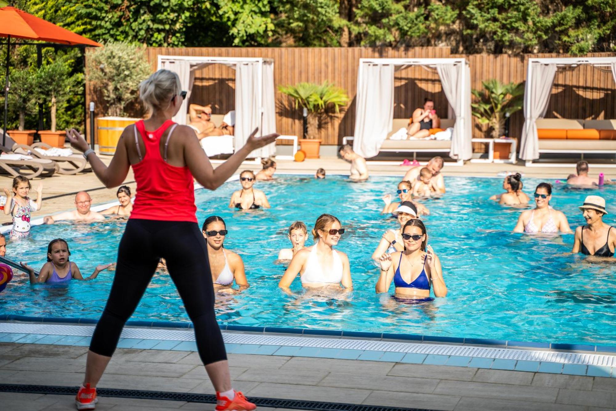 Wellness Hotel ギュラ エクステリア 写真