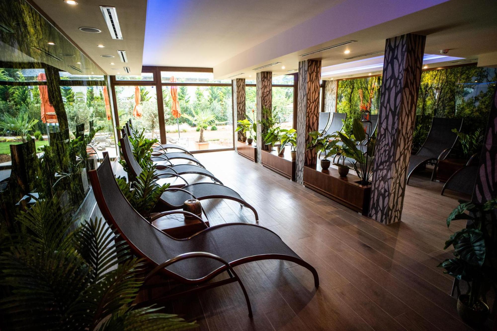 Wellness Hotel ギュラ エクステリア 写真