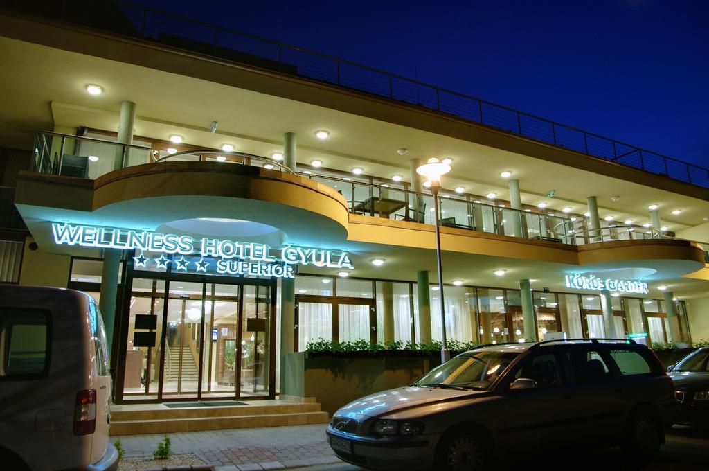 Wellness Hotel ギュラ エクステリア 写真